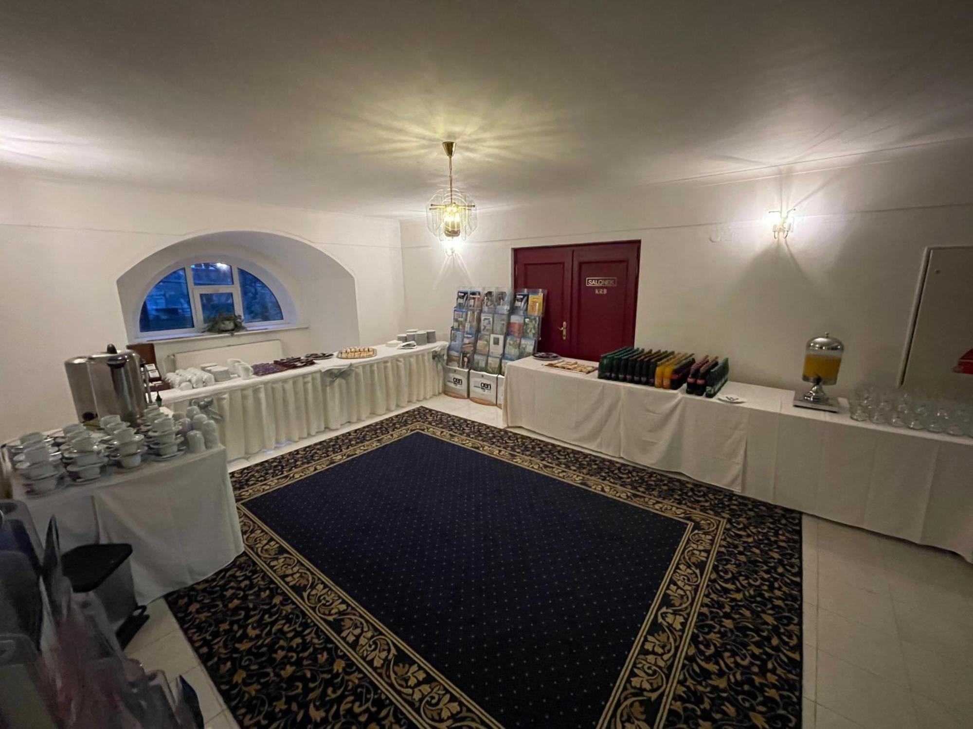 Hotel Ostrov Nymburk Εξωτερικό φωτογραφία