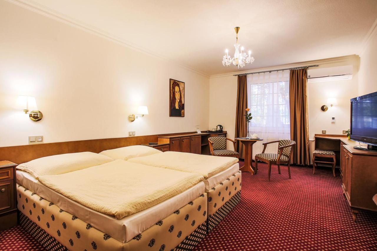 Hotel Ostrov Nymburk Εξωτερικό φωτογραφία